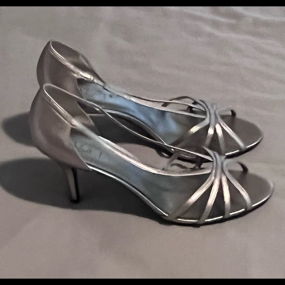 LOFT ~ Melanie Silver Strappy Heels - Size 10